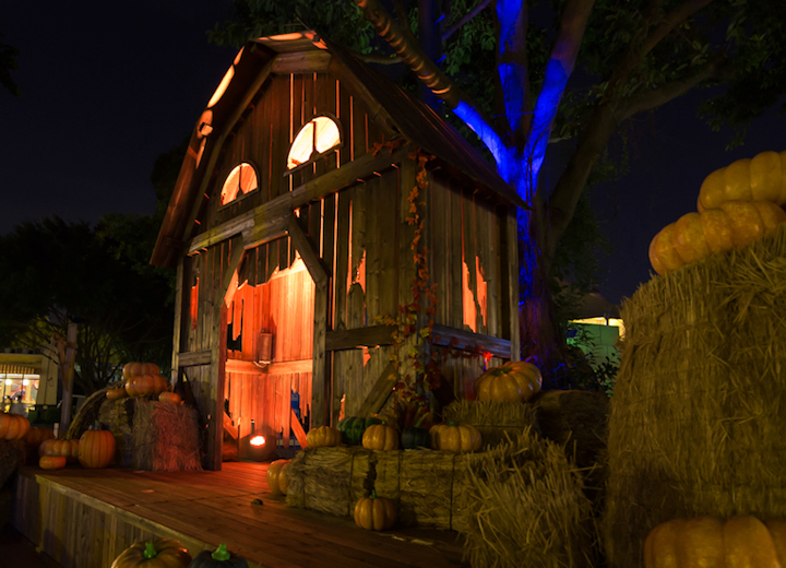 A scary jack-o-latern looking building from Chimelong Scare-adise